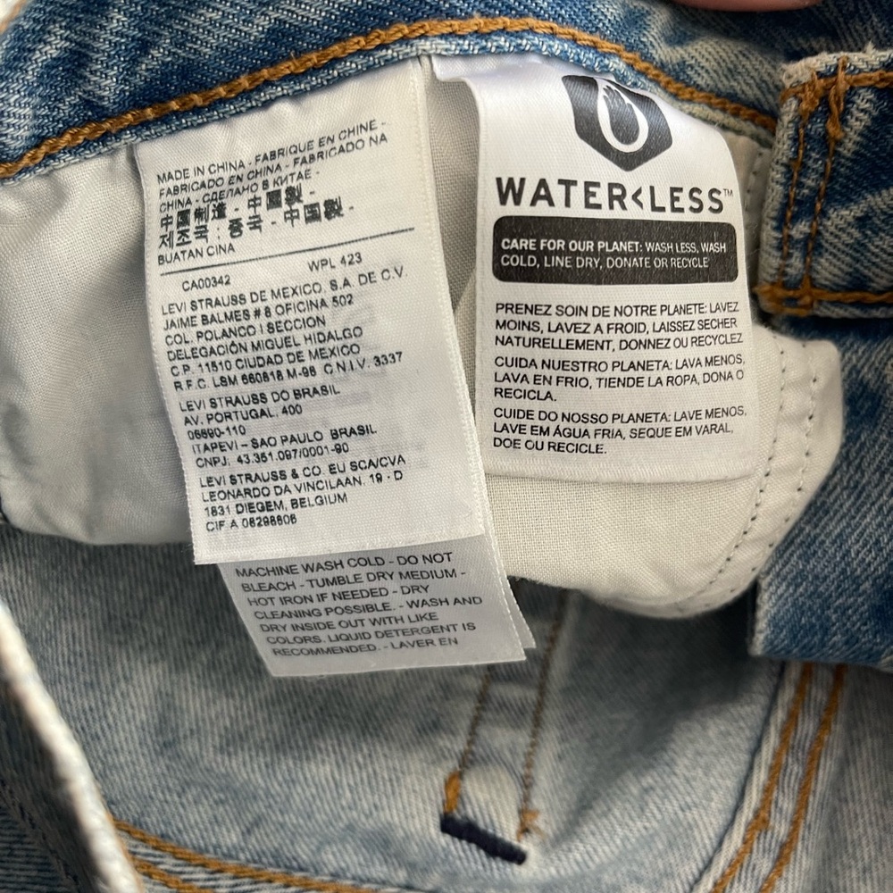 Levi’s Wedgie Straight Distressed High Rise Jeans in Light Blue Size 28 - Picture 13 of 15